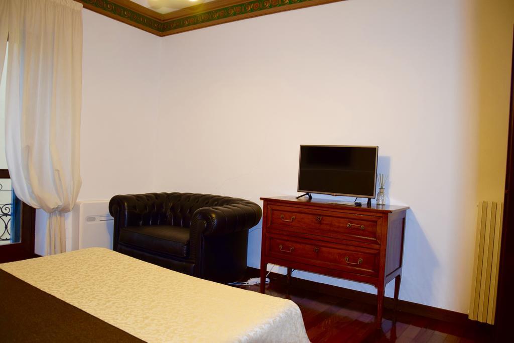 Ball Apartments Loc 04163 Verona Room photo